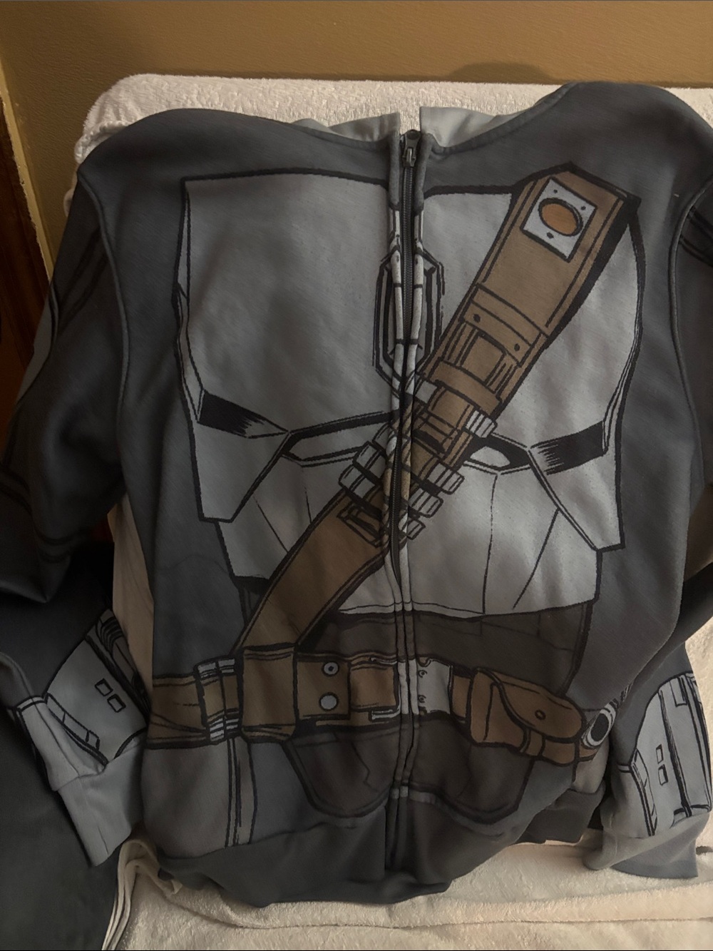 STAR WARS Mandalorian Costume Hoodie Sweatshirt.